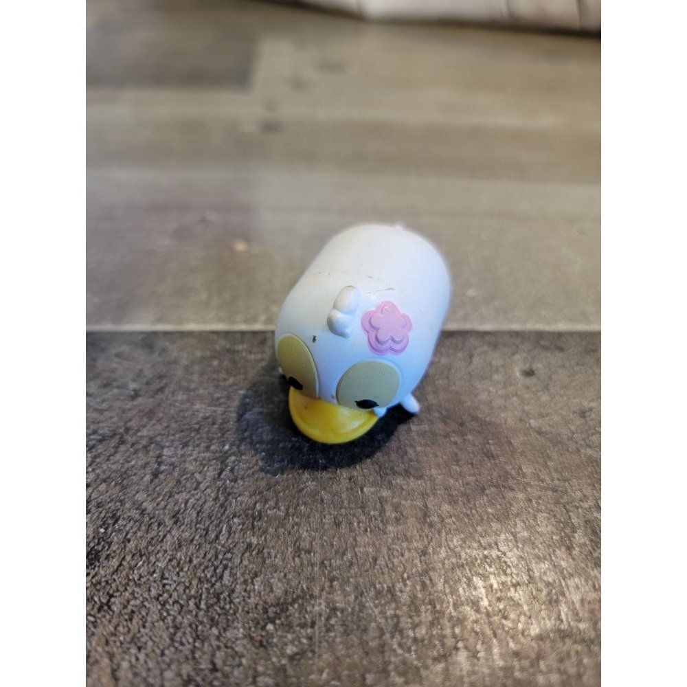 Tsum Tsum daisy duck flower toy figure